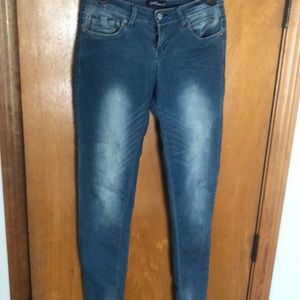 Wallflower juniors skinny faded jeans size 5